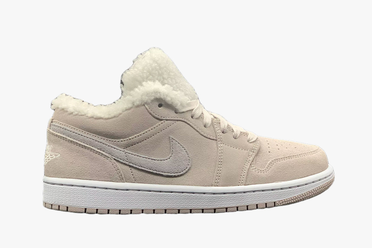 AIR JORDAN 1 LOW SE SHERPA FLEECE (W)