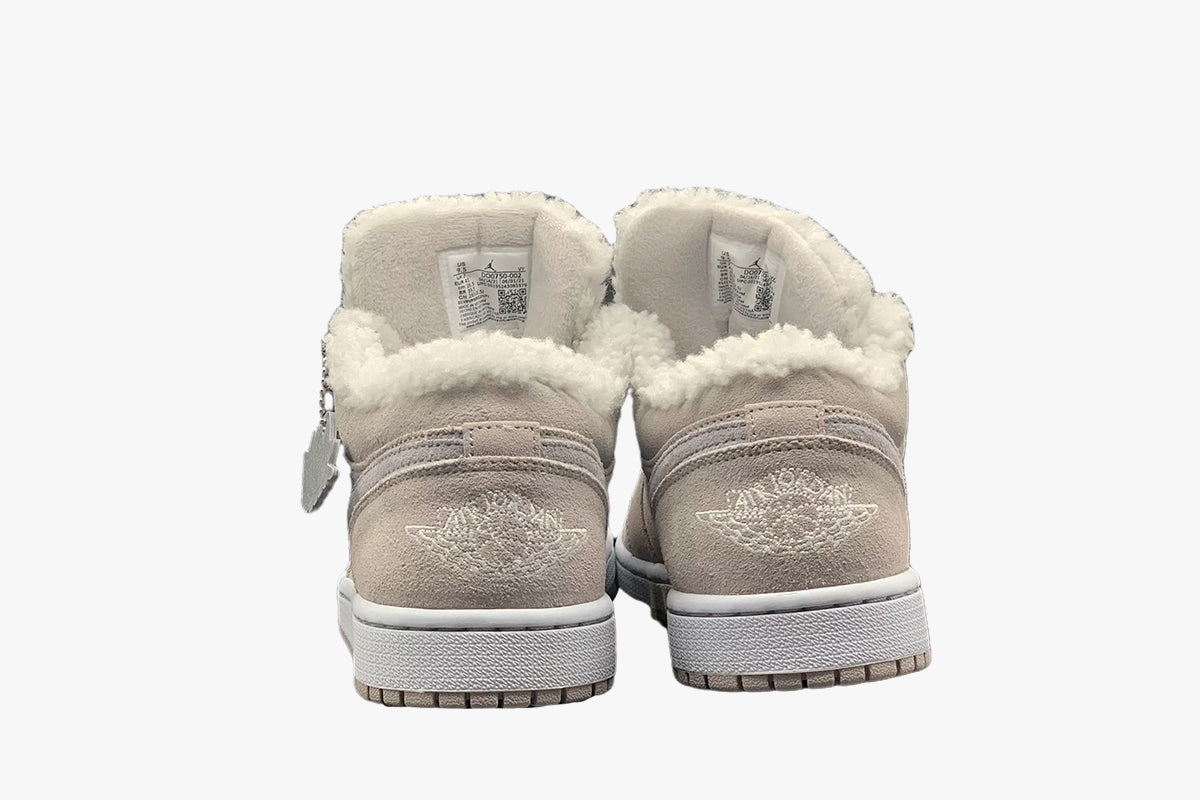 AIR JORDAN 1 LOW SE SHERPA FLEECE (W)